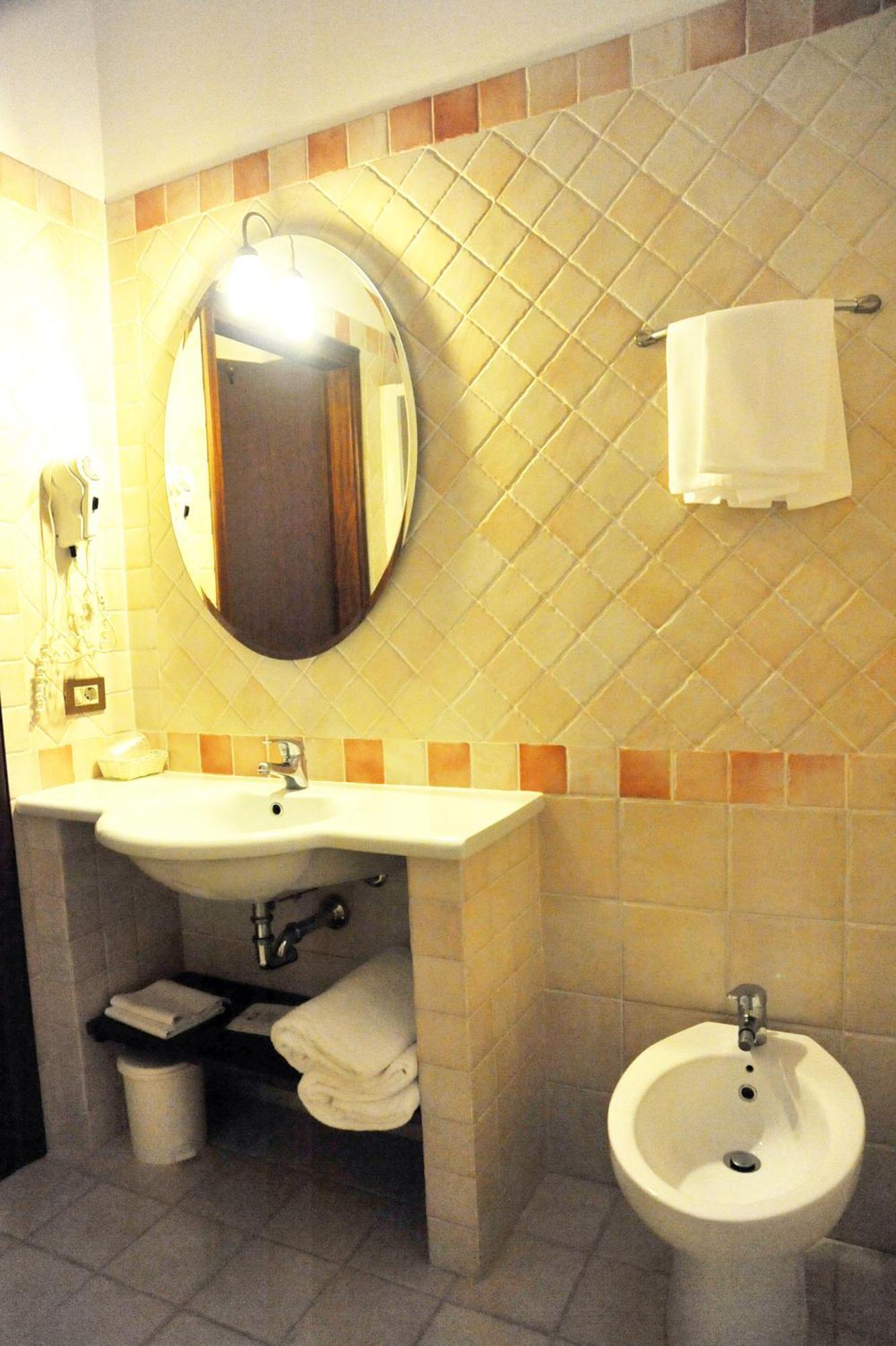 Hotel Ristorante Dante Torgiano Rum bild