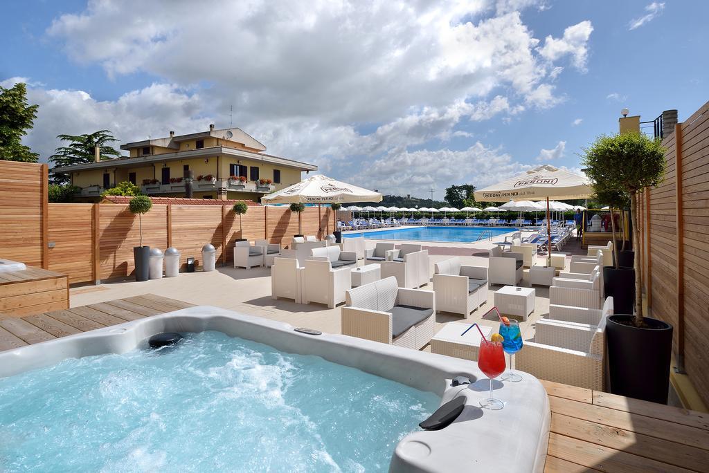 Hotel Ristorante Dante Torgiano Exteriör bild