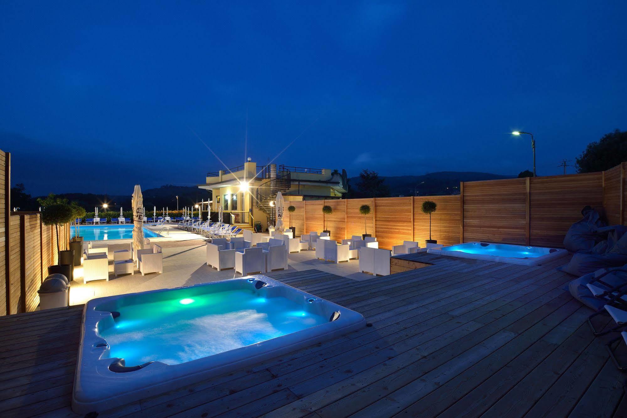 Hotel Ristorante Dante Torgiano Exteriör bild